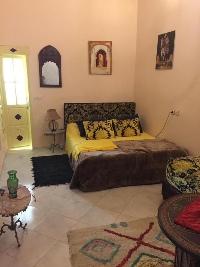 Riad Alkatib Meknes Luaran gambar