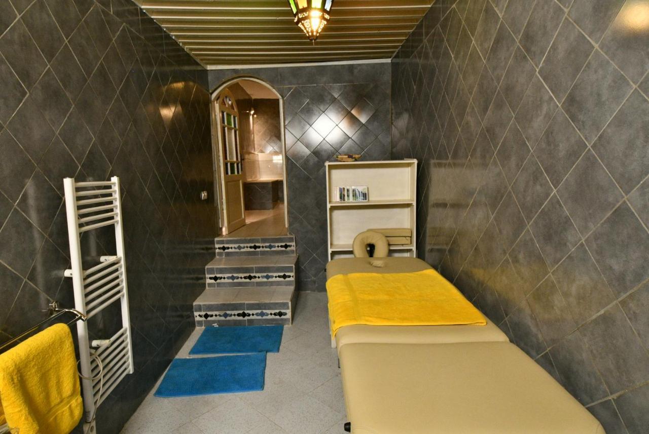 Riad Alkatib Meknes Luaran gambar